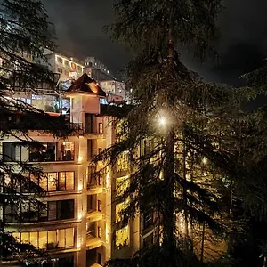 4* Hotel Royale Retreat & Near Mall Road