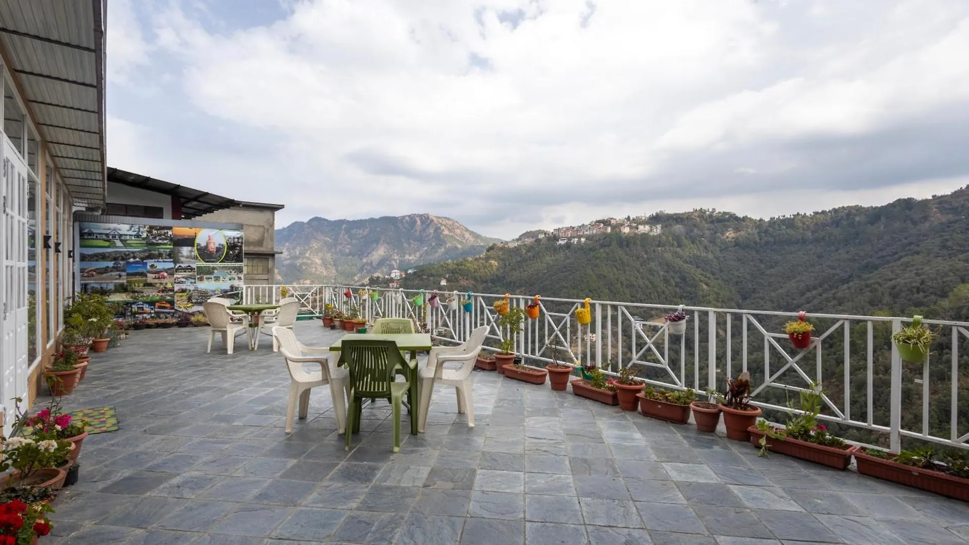 Hotel Treebo Lords Garden Glory With Valley View & Centralized Heating Shimla